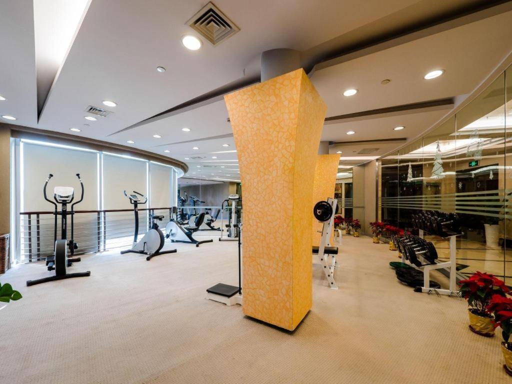 Hotel Rui Tai Hongqiao 4*